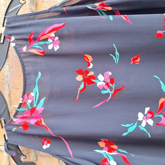 Joie Cut-Out Sleeves Silk Blouse Floral Print - Picture 7 of 11